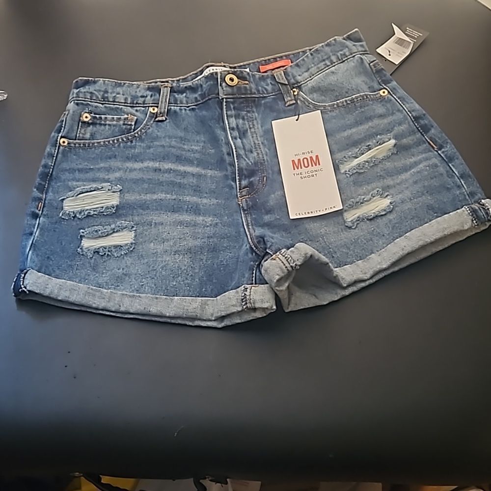 Celebrity Pink Hi Rise Mom Jean Short  Iconic Short Size 11/30